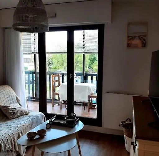 Cosy A 50m De La Apartment *