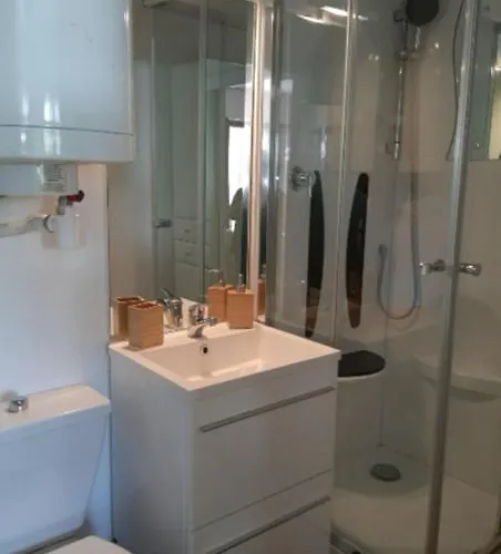 Cosy A 50m De La Apartment *